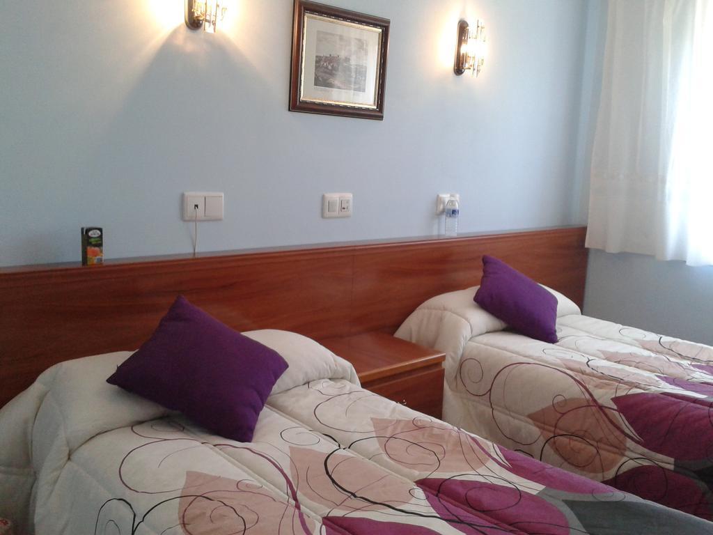 Burgo Hostal Campus מראה חיצוני תמונה