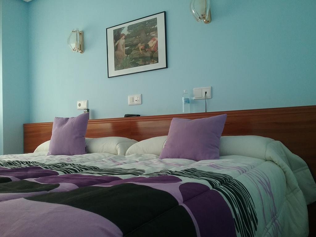 Burgo Hostal Campus מראה חיצוני תמונה