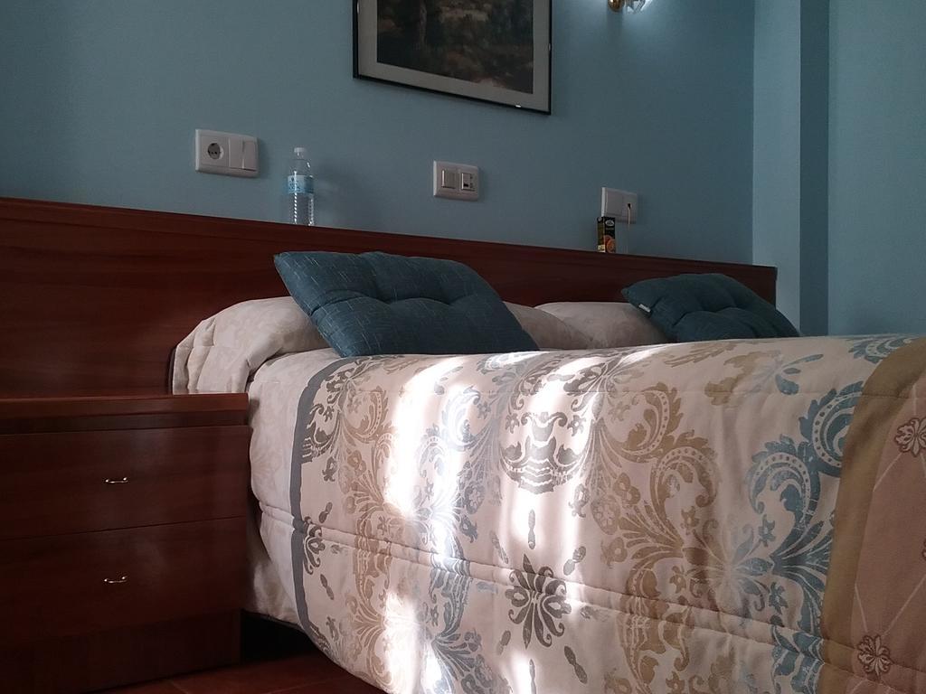 Burgo Hostal Campus מראה חיצוני תמונה