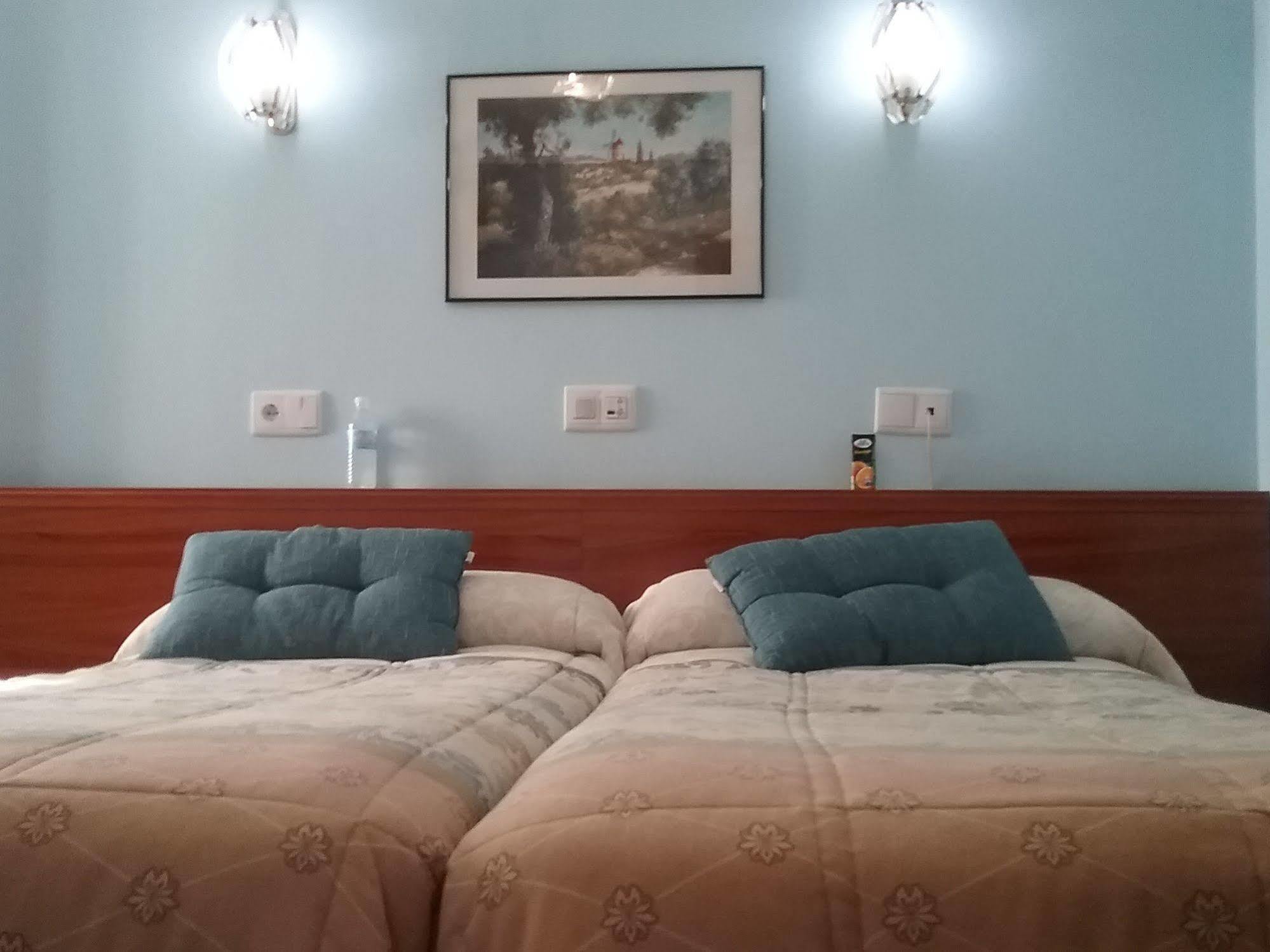 Burgo Hostal Campus מראה חיצוני תמונה