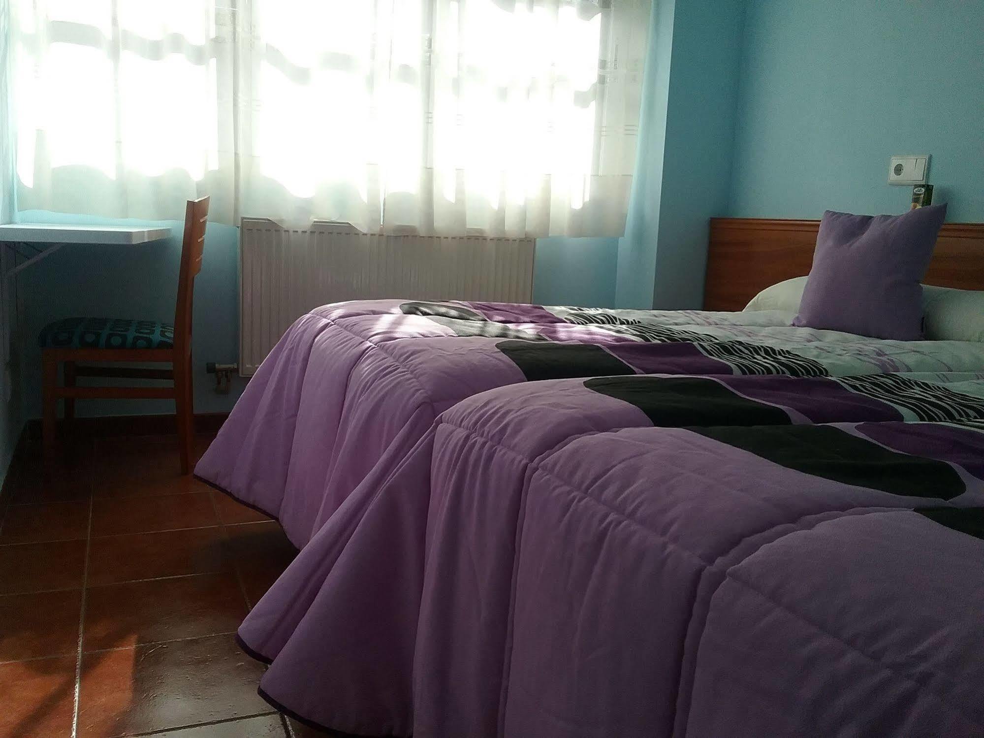 Burgo Hostal Campus מראה חיצוני תמונה